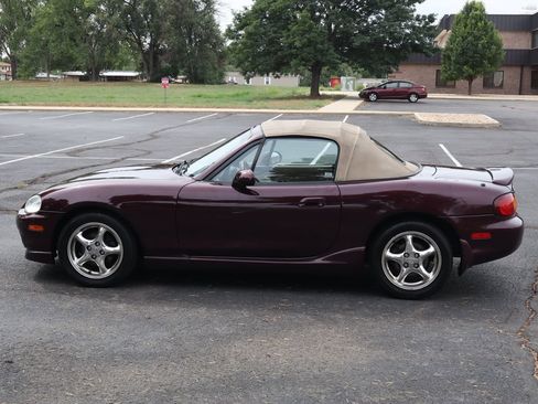 Used 2000 MAZDA MX-5 Miata RWD image 22