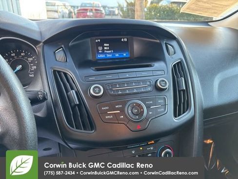 Used 2017 Ford Focus SE image 19