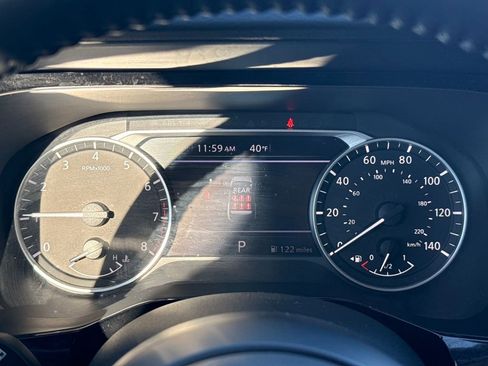 Used 2025 Nissan Pathfinder SV image 29