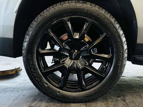 Used 2023 Chevrolet Suburban RST w/ Luxury Package AWD/4WD image 27