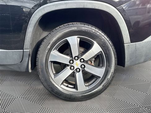 Used 2019 Chevrolet Traverse LT w/ LT Premium Package image 34