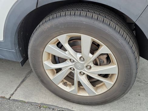 Certified 2021 Hyundai Tucson Value image 5