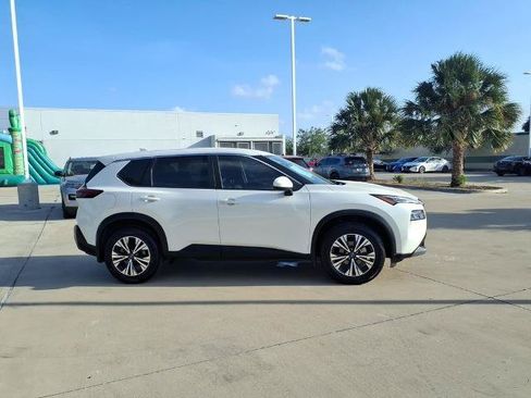 Certified 2023 Nissan Rogue SV FWD image 6