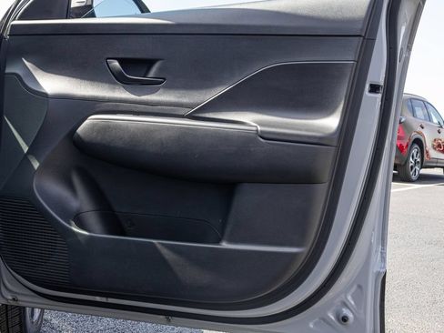 Certified 2025 Hyundai Kona SEL AWD/4WD image 32
