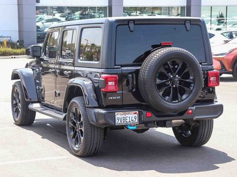 Used 2022 Jeep Wrangler Unlimited Sahara w/ Cold Weather Group AWD/4WD image 4