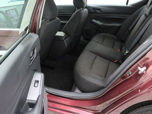Used 2025 Nissan Altima 2.5 SV FWD image 28