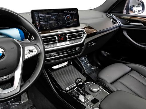 Used 2024 BMW X4 xDrive30i w/ Parking Assistance Package image 27