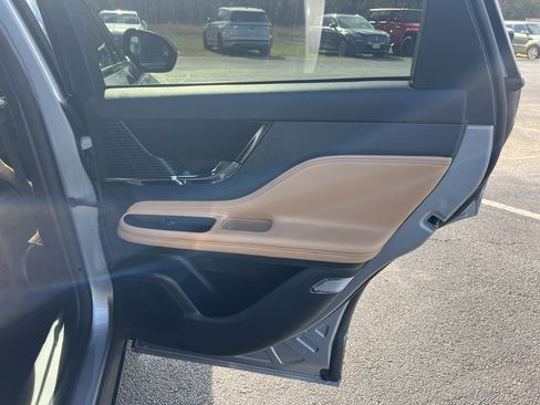 Certified 2022 Lincoln Corsair Reserve image 27