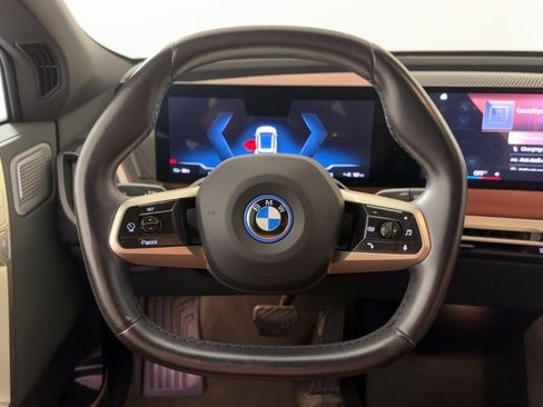 Used 2023 BMW iX M60 AWD/4WD image 10