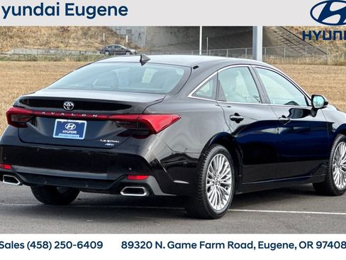 Used 2021 Toyota Avalon Limited w/ Advanced Safety Package image 3