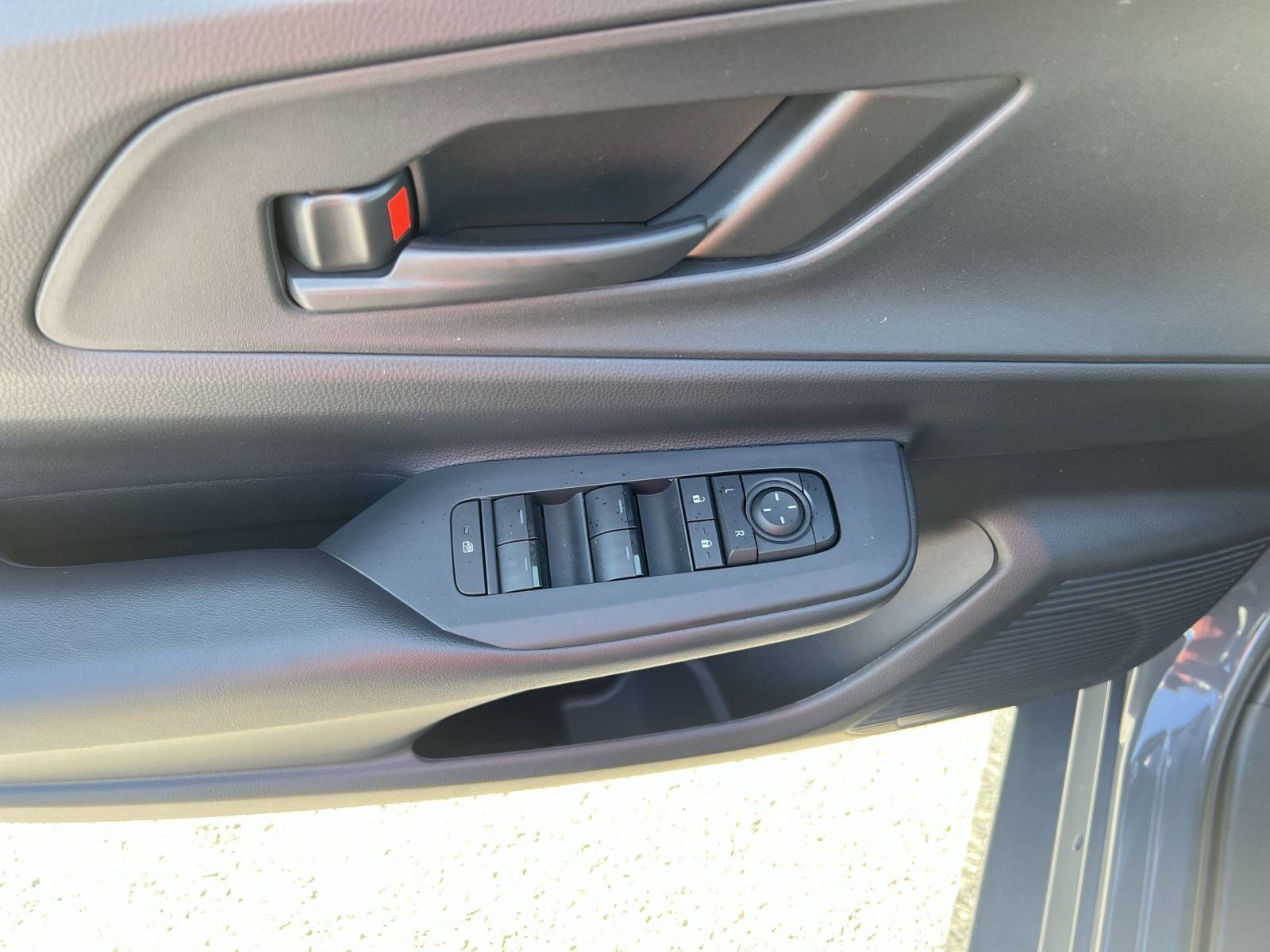 Used 2025 Toyota Prius Plug-In Hybrid FWD image 14