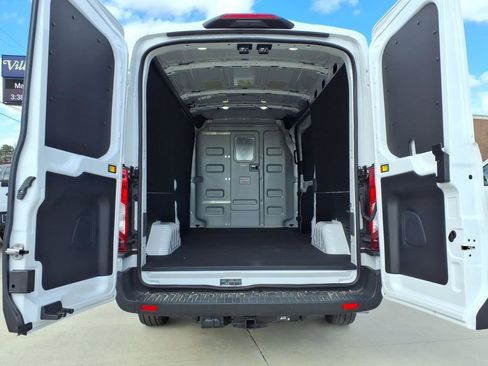 New 2026 Ford Transit 250 148 Medium Roof RWD image 10