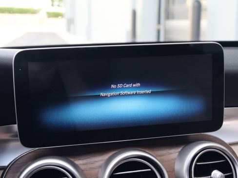 Used 2019 Mercedes-Benz C 300 Sedan image 23