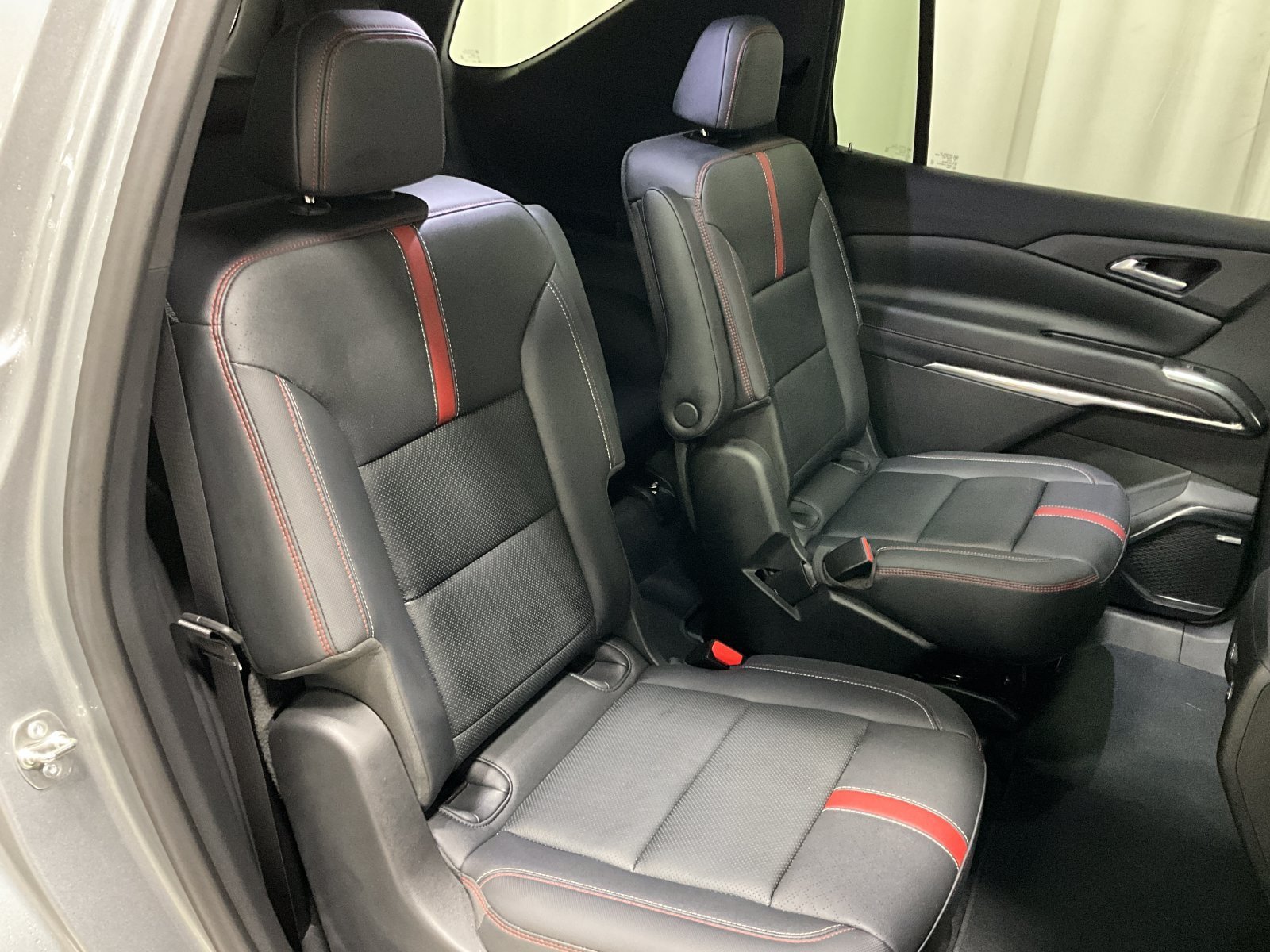 Used 2024 Chevrolet Traverse RS AWD/4WD image 24