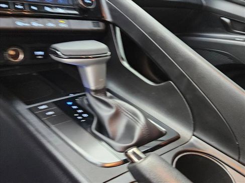 Certified 2025 Hyundai Elantra Sport FWD image 12