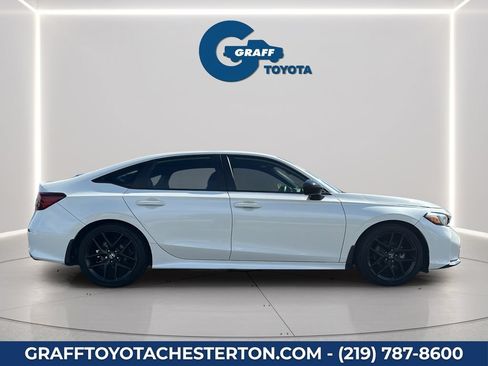 Used 2025 Honda Civic Sport image 9