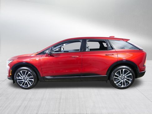 Used 2025 Cadillac Optiq Sport 2 w/ LPO, Floor Liner Package image 4