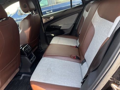 Used 2023 Volkswagen ID.4 Pro RWD image 5