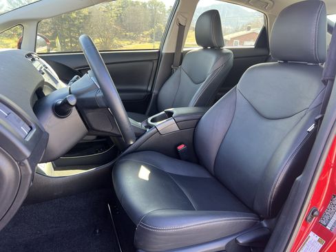 Used 2015 Toyota Prius Four image 9