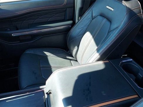 Certified 2022 Ford Expedition Platinum image 21