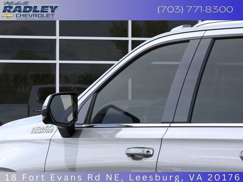 New 2026 Chevrolet Suburban High Country image 12