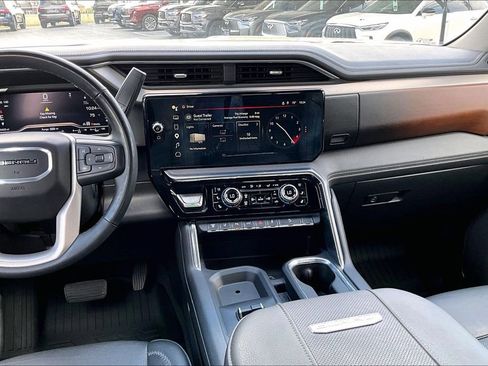 Used 2024 GMC Sierra 2500 Denali w/ Denali Reserve Package image 9