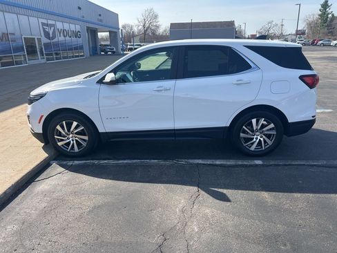 Certified 2023 Chevrolet Equinox LT FWD image 2
