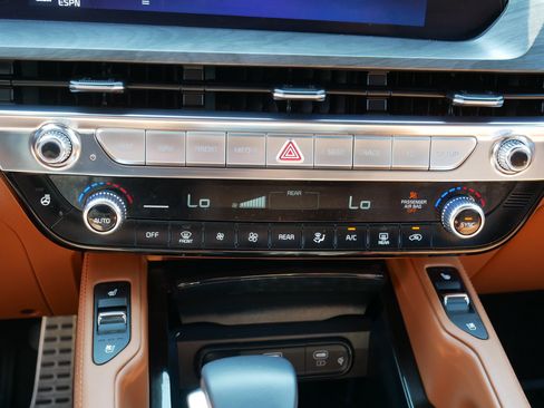 Certified 2025 Kia Telluride SX Prestige X-Line AWD/4WD image 23
