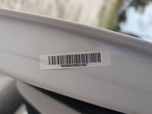 Used 2025 Nissan Altima 2.5 SV FWD image 35