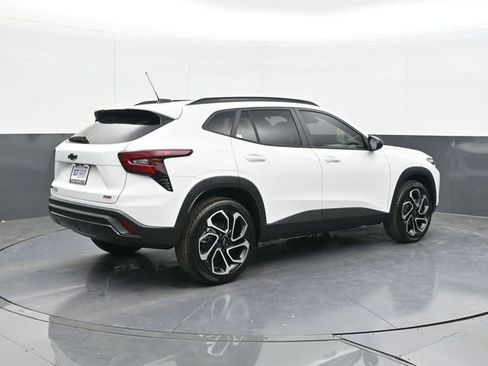 New 2026 Chevrolet Trax RS w/ Sunroof Package FWD image 14