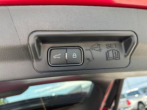 Used 2026 Ford Explorer ST-Line w/ ST-Line Street Pack AWD/4WD image 15
