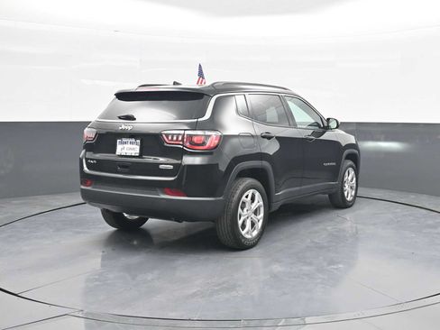 Used 2024 Jeep Compass Latitude AWD/4WD image 7