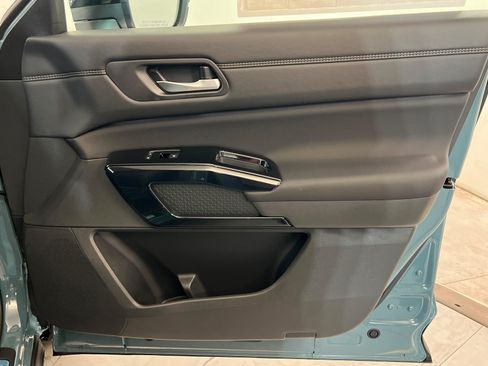 New 2026 Nissan Pathfinder Platinum AWD/4WD image 24