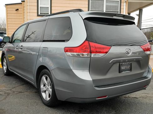 Used 2014 Toyota Sienna LE FWD image 7
