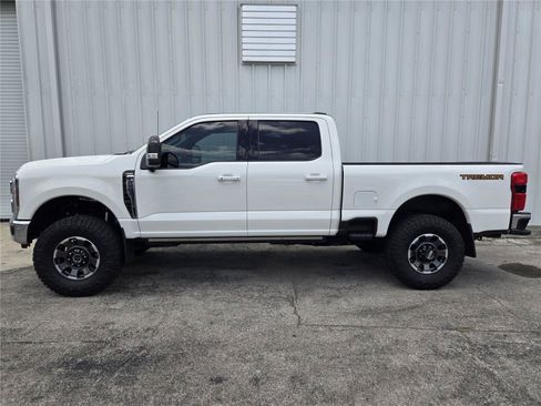 Used 2024 Ford F250 Lariat w/ Tremor Off-Road Package AWD/4WD image 3