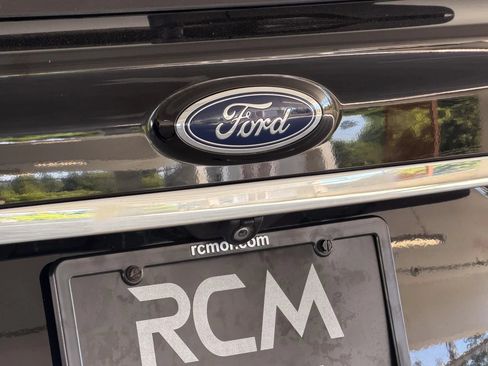 Used 2019 Ford Edge SEL w/ Equipment Group 201A FWD image 12