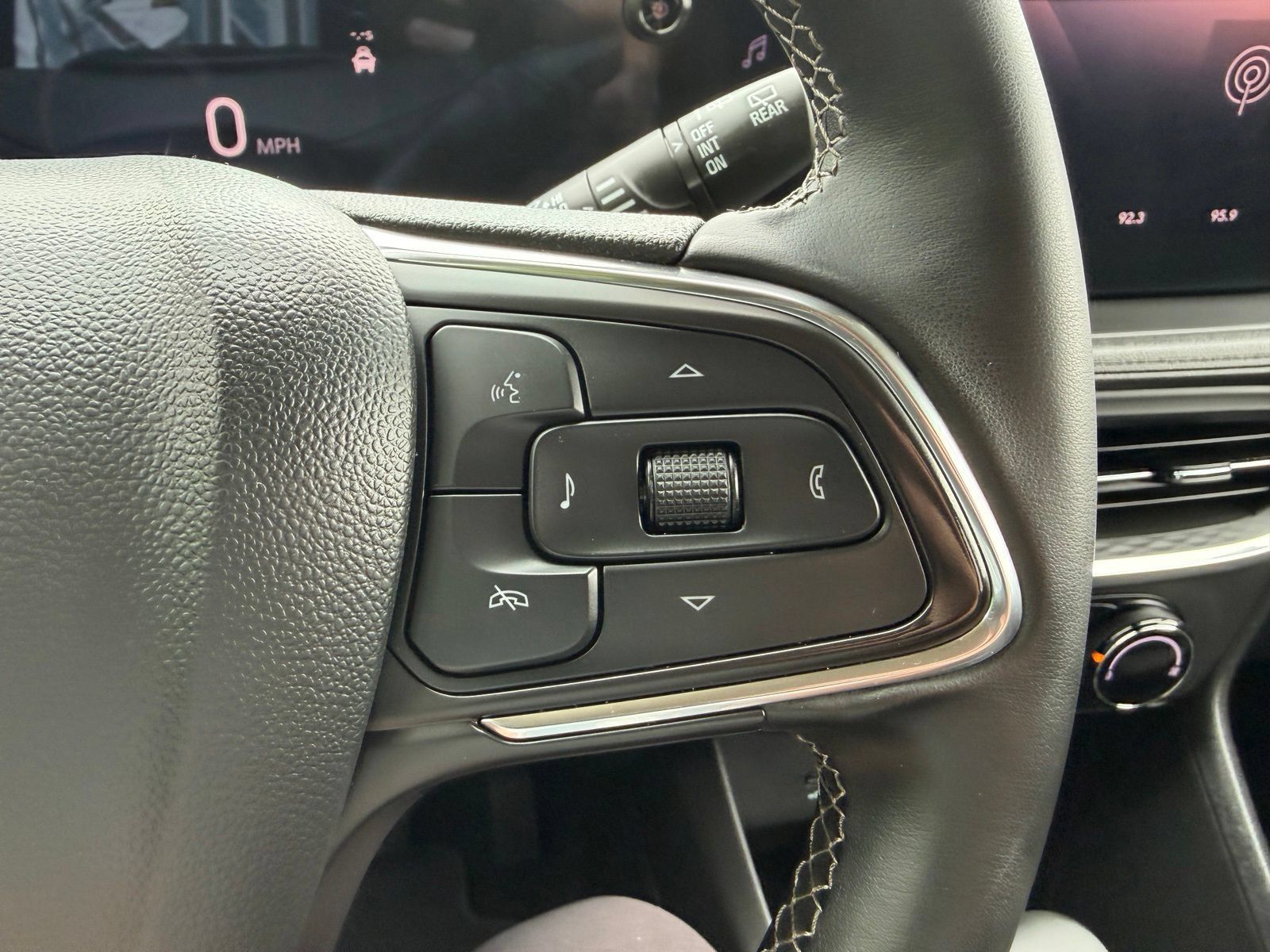Used 2024 Buick Encore GX Preferred AWD/4WD image 15