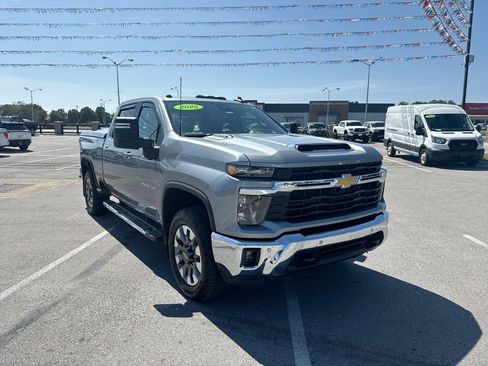 Used 2025 Chevrolet Silverado 2500 LT AWD/4WD image 15