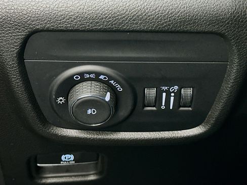 Used 2023 Jeep Grand Cherokee L Limited AWD/4WD image 17