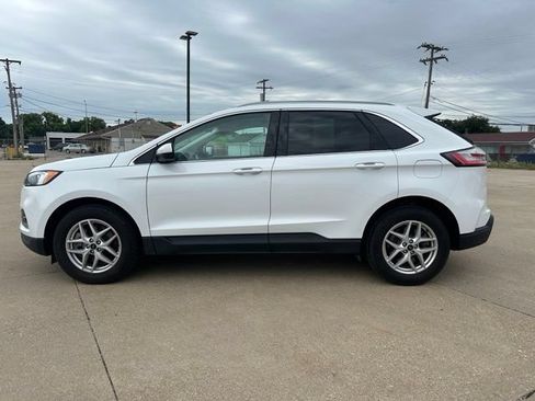 Certified 2024 Ford Edge SEL w/ Convenience Package AWD/4WD image 2