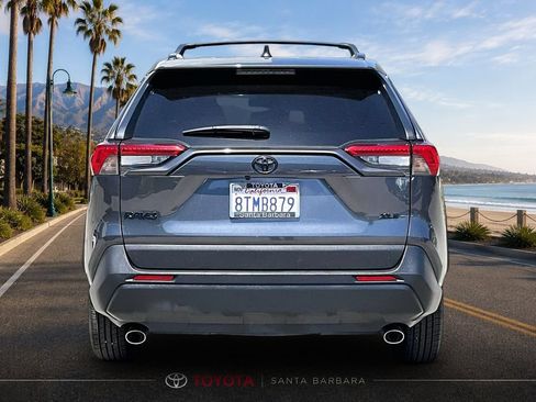 Used 2021 Toyota RAV4 XLE w/ XLE Grade Weather Package FWD image 6