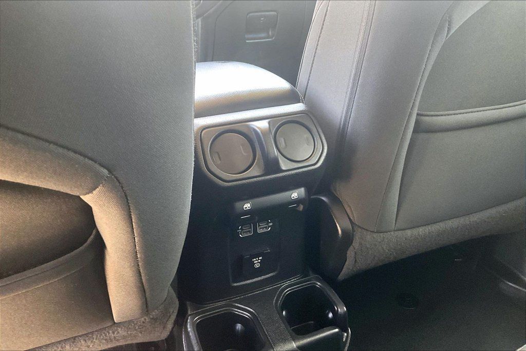 Used 2020 Jeep Wrangler Unlimited Sahara AWD/4WD image 34