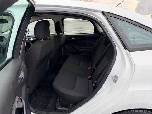 Used 2017 Ford Focus SE w/ Cold Weather Package image 18