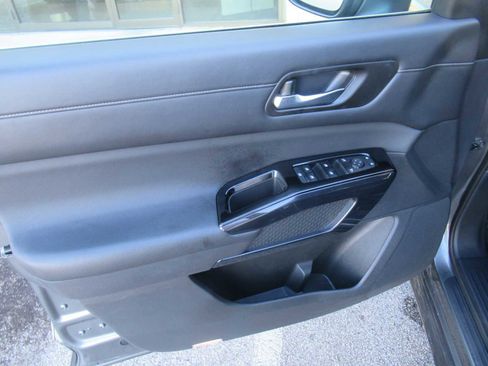 Used 2022 Nissan Pathfinder S w/ Cargo Package image 17