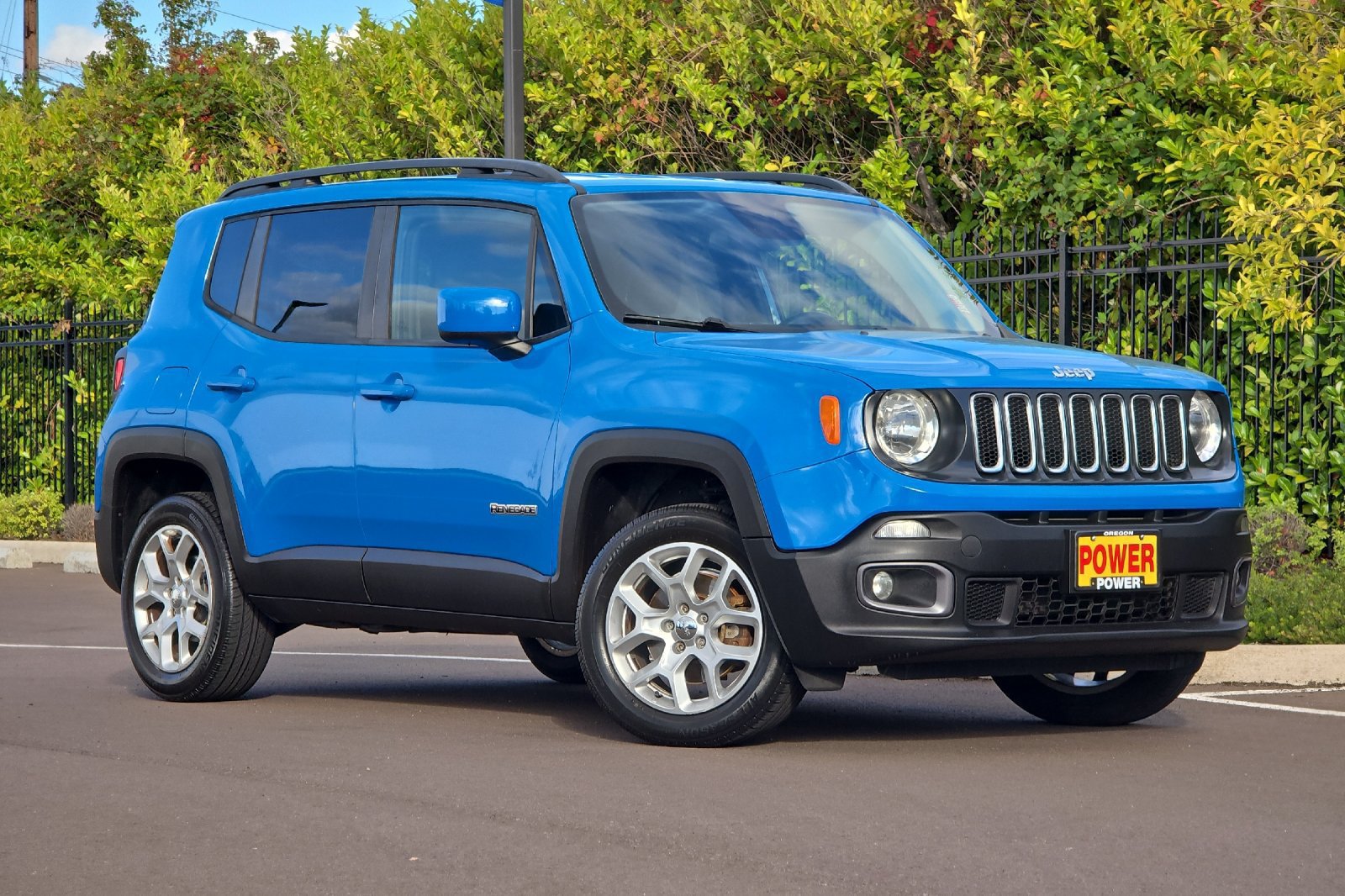 Used 2015 Jeep Renegade Latitude AWD/4WD image 2