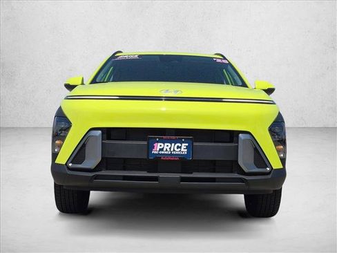 Used 2025 Hyundai Kona SEL AWD/4WD image 2