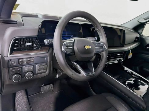 New 2026 Chevrolet Suburban LS w/ Max Trailering Package AWD/4WD image 9