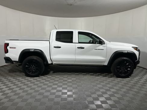 Used 2026 Chevrolet Colorado Trail Boss AWD/4WD image 9