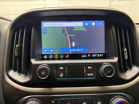 Used 2022 Chevrolet Colorado Z71 AWD/4WD image 16