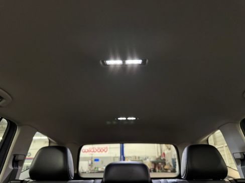 Used 2024 Volkswagen Atlas SE AWD/4WD image 24